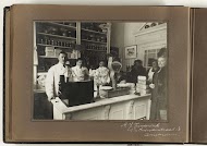 Interieur van de kaaswinkel van A.J. Vunderink, Eerste Van Swindenstraat 13, Amsterdam