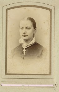 Portret van een jonge vrouw