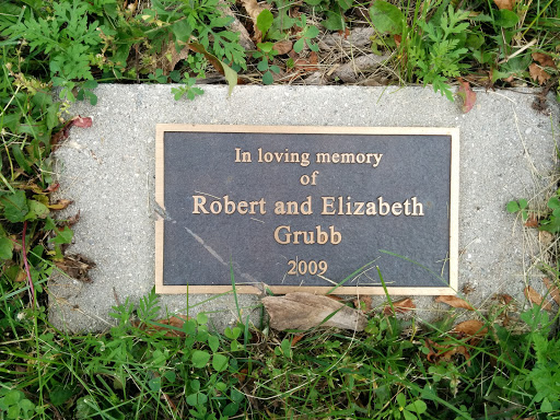 In Loving Memory of Robert and Elizabeth Grubb