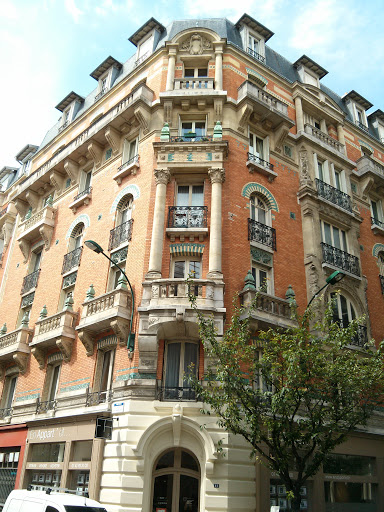 11 Rue de Montreuil