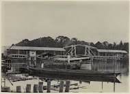 Paul Sandel op boot PS 7 voor de Sandelbrug in de Wampoe rivier, Tandjong Poera,  Langkat Sumatra