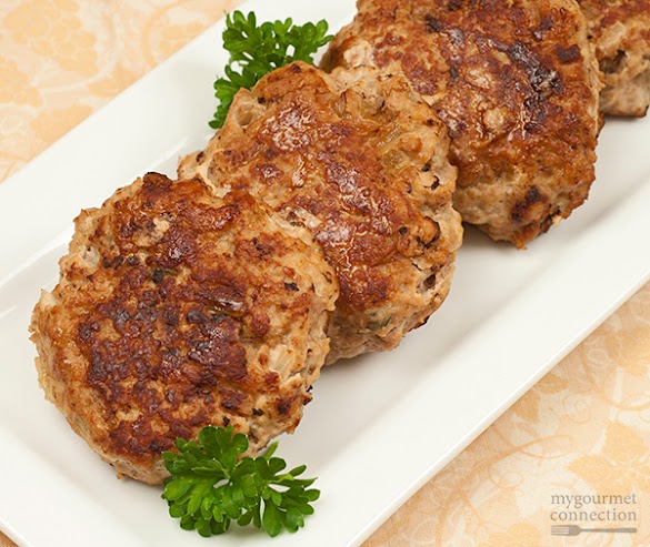 Low Calorie Ground Turkey Recipes / Ground Turkey Recipes {Stir Fry} | Chelsea's Messy Apron - Easy low calorie baked ground turkey sriracha meatballs, easy, healthy family friendly favorite, 4 smartpoints.