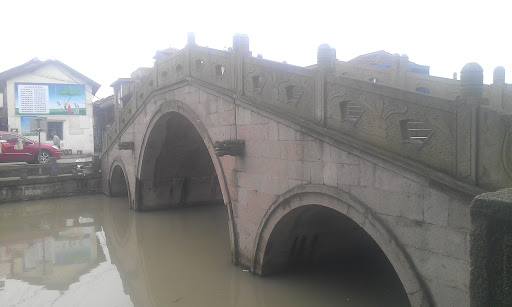 川沙护城河上的石拱桥