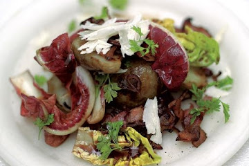 Warm salad of crispy smoked bacon &amp; Jerusalem artichokes