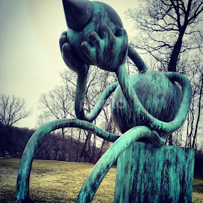 The Crying Giant by Dianne Collins - Instagram & Mobile Android
