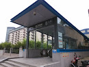 Metro Entrance J-Hotel B Po.