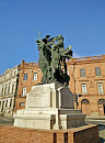 Statue Guerre Et Paix