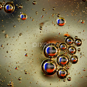 Bubles 153 by Blaž Janežič - Abstract Macro