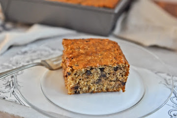 Oatmeal Banana Chocolate Chip Cake {Vegan}