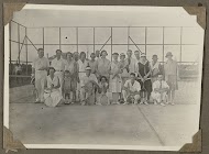 Groepsfoto op de tennisclub