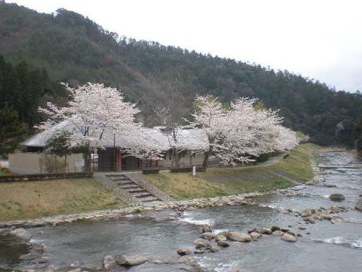 羽束川 三田市野外活動センター