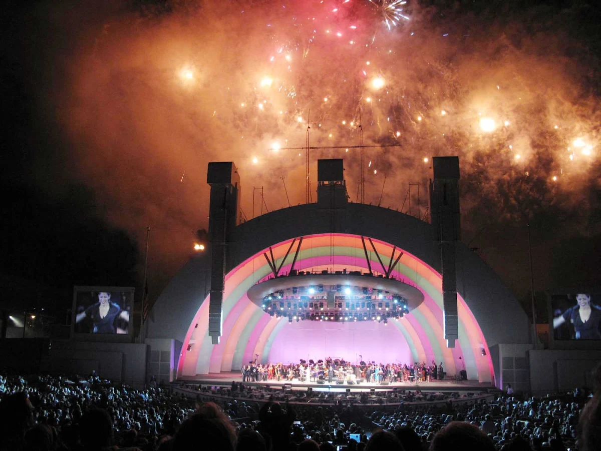 hollywood-bowl-los-angeles - Hollywood Bowl in Los Angeles during an evening concert.