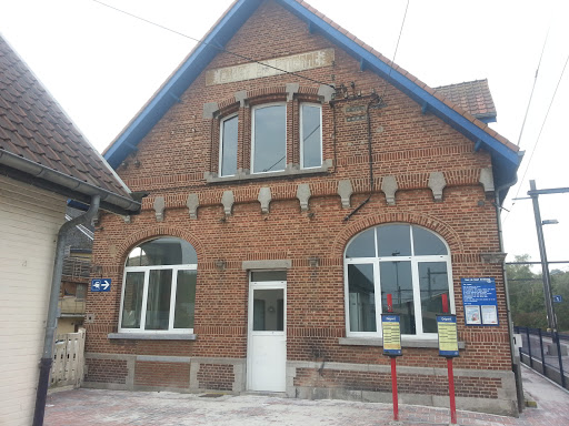 Court Saint Étienne Station