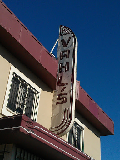 Vahl's Restaurant & Lounge