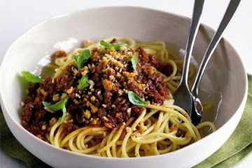 Healthy spaghetti bolognese