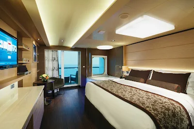 Feel like you're on a spa vacation inside the Haven Spa Suite with balcony. This Norwegian Getaway accommodation boasts spa-inspired accents, an in-suite whirpool tub, body spray jets and a king bed.