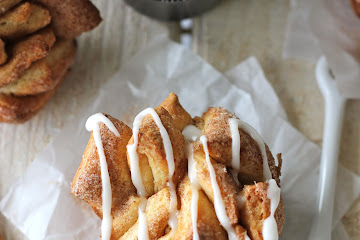 Brown Butter Cinnamon Sugar Pull Apart Bread with Butter Rum Glaze