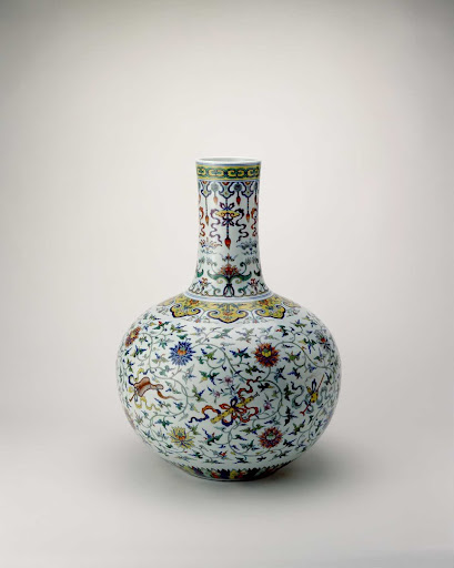 Five-Color "doucai" globular bottle vase