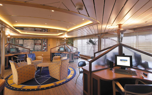 For 24/7 Internet access with desktop computers, head to Enchantment of the Seas' Internet Cafe.