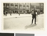 Duitse soldaat met kadootjes