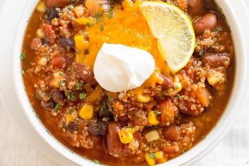 Slow Cooker Quinoa Chili