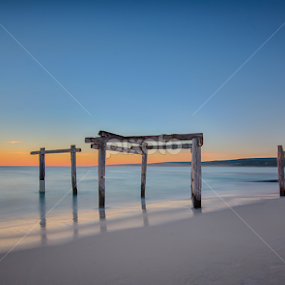 Hamelin Bay by Tim Pryce - Landscapes Waterscapes
