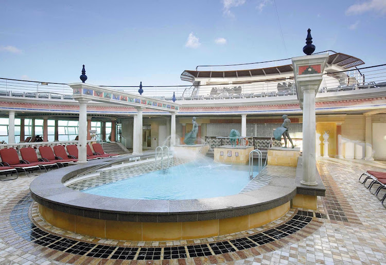 Order your favorite tropical drink from the Pool Bar, next to Explorer of the Seas' two outdoor pools.