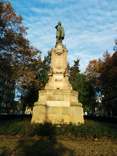 Anselm Clave Statue