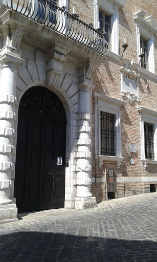 Palazzo Campana