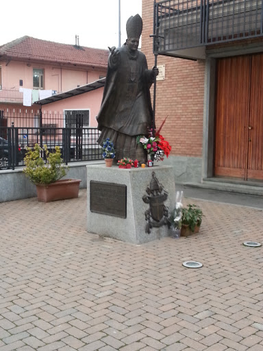 Statua Giovanni Paolo II
