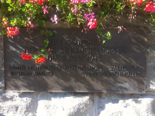 Portal - Kriegsdenkmal