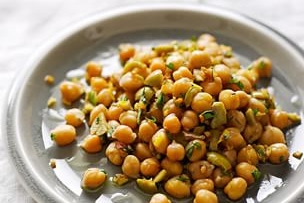 Chickpeas with Lemon, Oregano and Olives