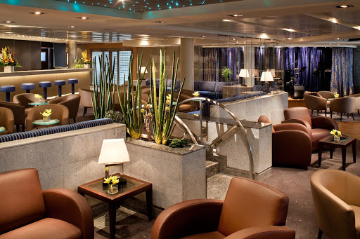 The_Club_Sa8 - Mingle and make new friends in The Club aboard your Seabourn sailing.