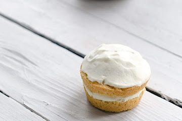 Vanilla Cream Cakes