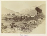 Gezicht op Corte gezien vanaf een van de toegangswegen van de stad