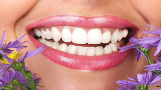 How To Whiten Teeth At Home