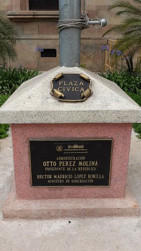 Monumento De La Plaza Civica
