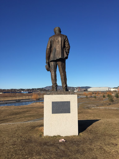Nansen Statue