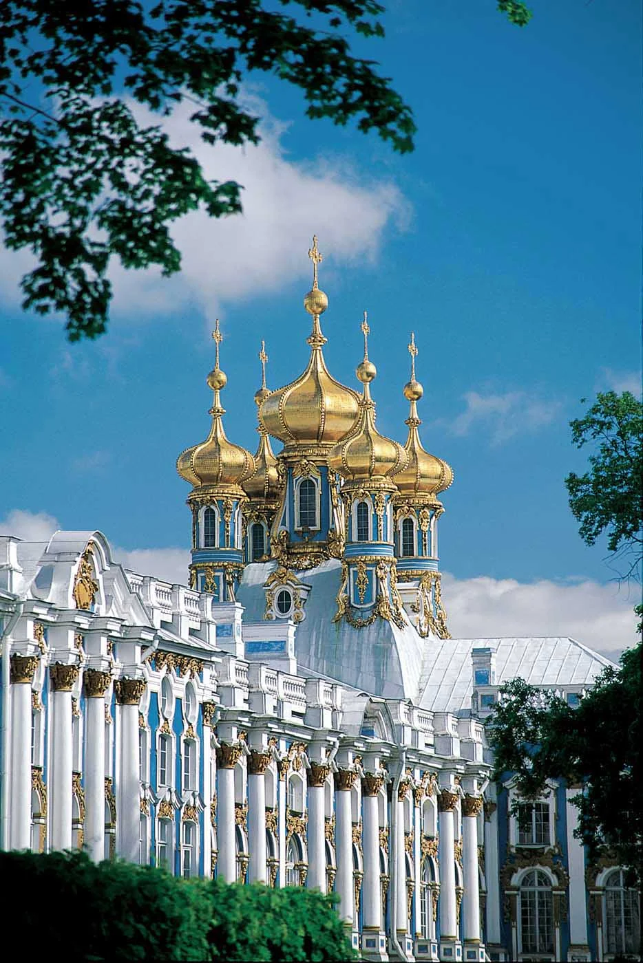 Uniworld-River-Victoria-Catherine-Palace - Guests of the River Victoria will discover the grand Catherine Palace on a shore excursion of St. Petersburg, Russia.