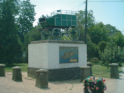 Balatonszemes postakocsi szobor