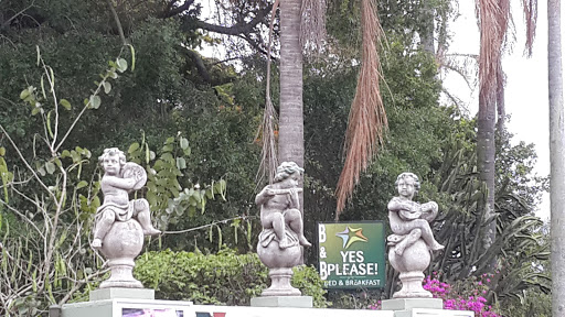 Three Cherubs Statue