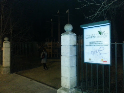 Entrada A Parque De Campo Grande