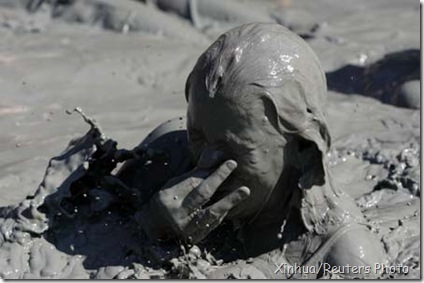 mud+bath+in+turkey%5B6%5D.jpg