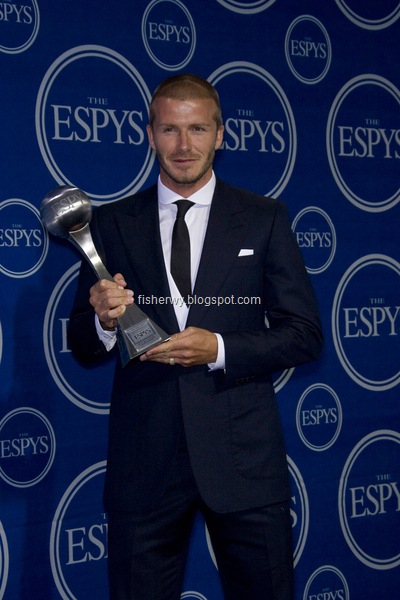 Photo of David Beckam receiving 2008 Espy MLS Player award