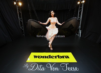 Dita Von Teese Wonderbra line photo
