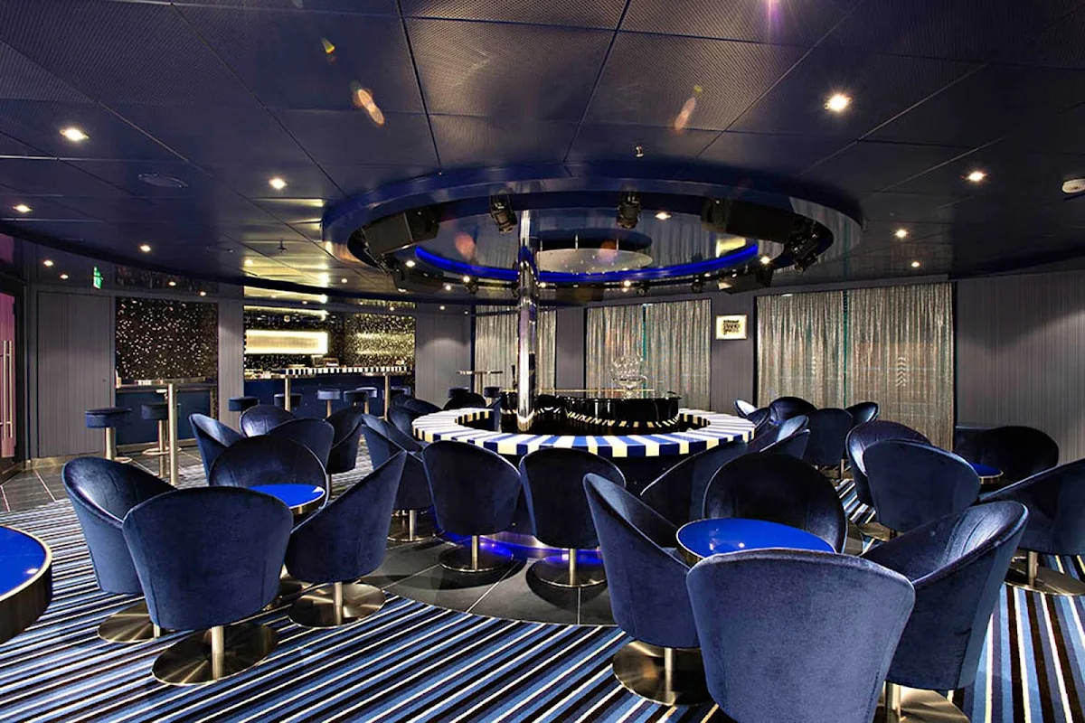 Carnival-Sunshine-Piano-Bar-88 - Relax with a cocktail and listen to pop favorites at Piano Bar 88 aboard Carnival Sunshine. 