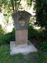 Mosergarten - Stein Skulptur