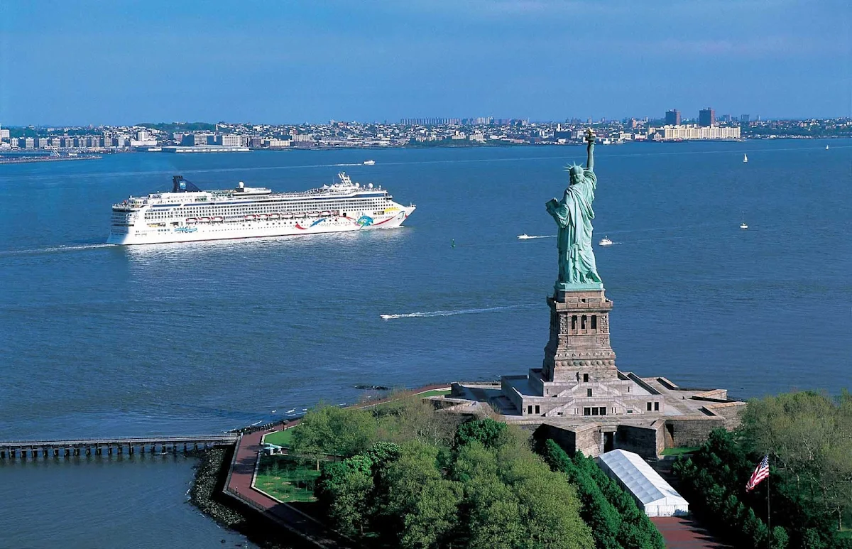 Norwegian-Dawn-Statue-of-Liberty - Norwegian Dawn cruising by the Statue of Liberty in New York.