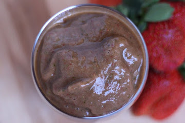 Strawberry Spinach Smoothie – Deliciously Ugly