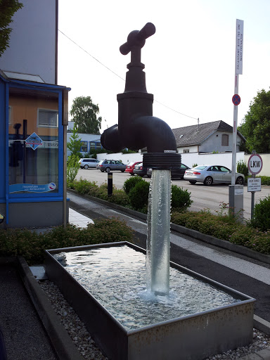 Wasserhahn Brunnen Neuhofen